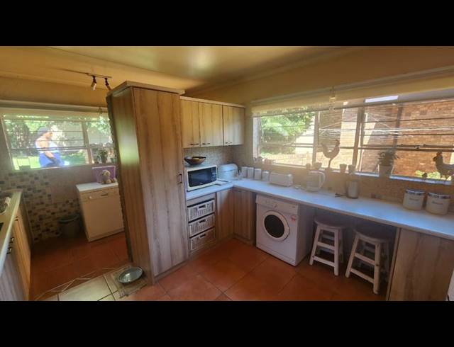 4 BEDROOM HOUSE FOR SALE IN GLENVISTA